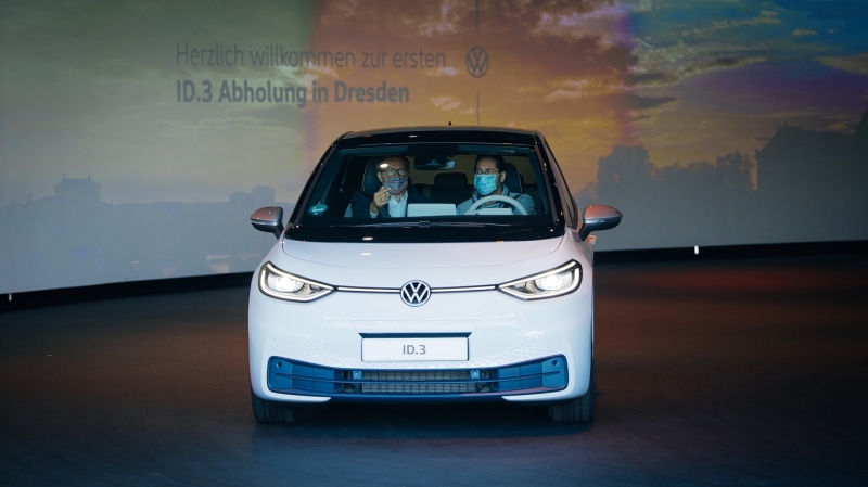 Volkswagen übergibt ersten ID.3 an Kunden